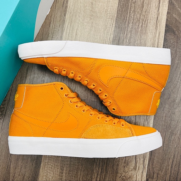 Nike Shoes - Nike SB Blzr Court Mid PRM